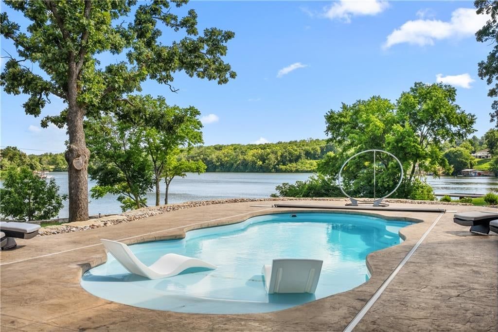1647 NE Ozark Drive — photo 3