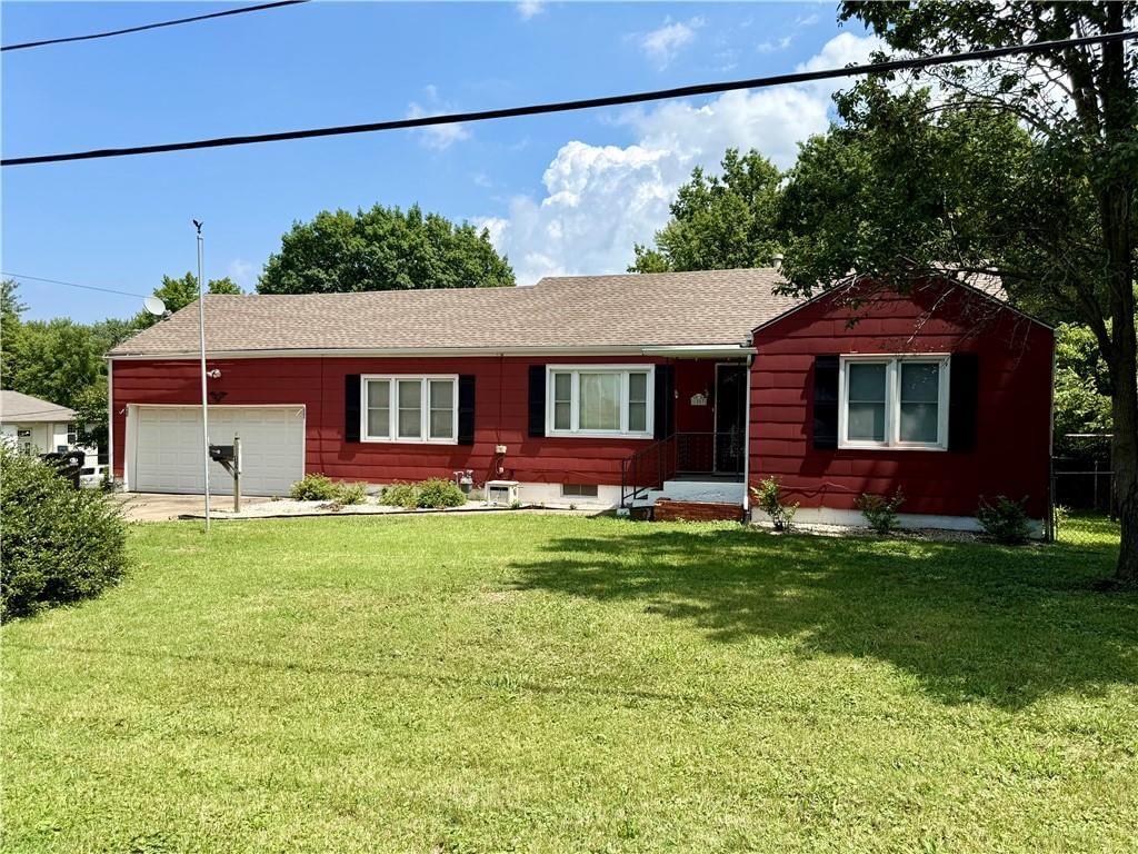 1007 S Logan Avenue — photo 1