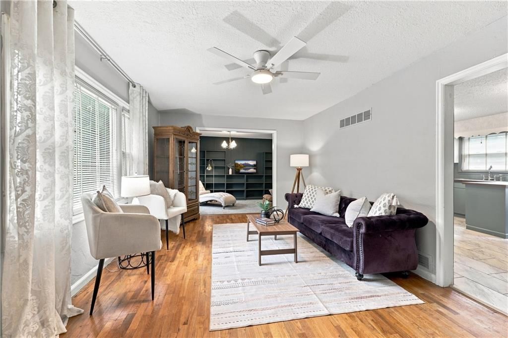 1007 S Logan Avenue — photo 3