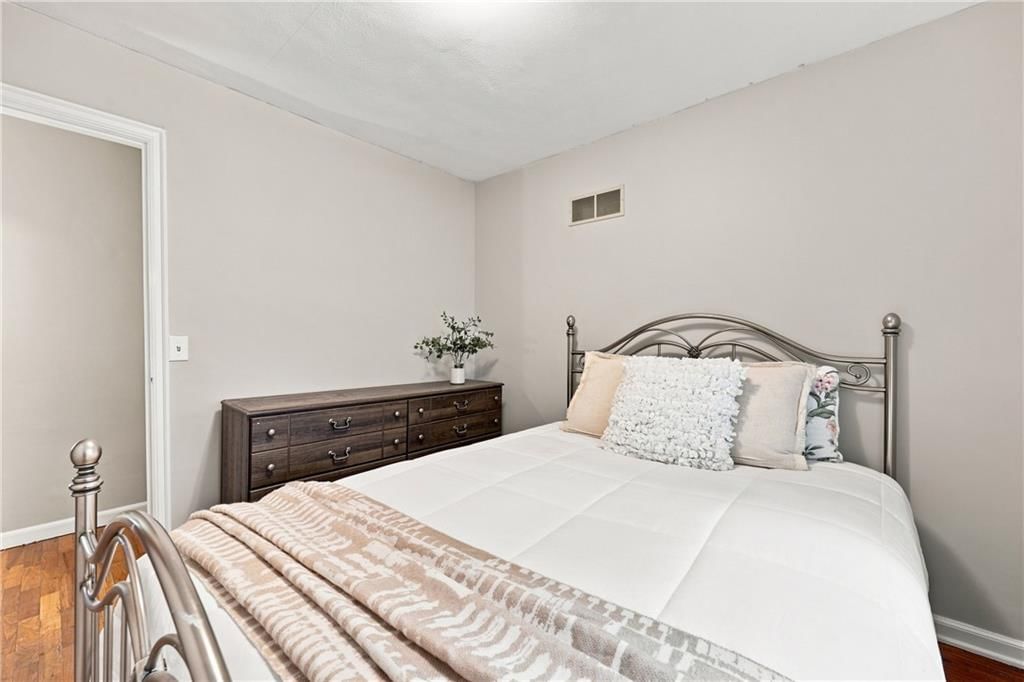 1007 S Logan Avenue — photo 11