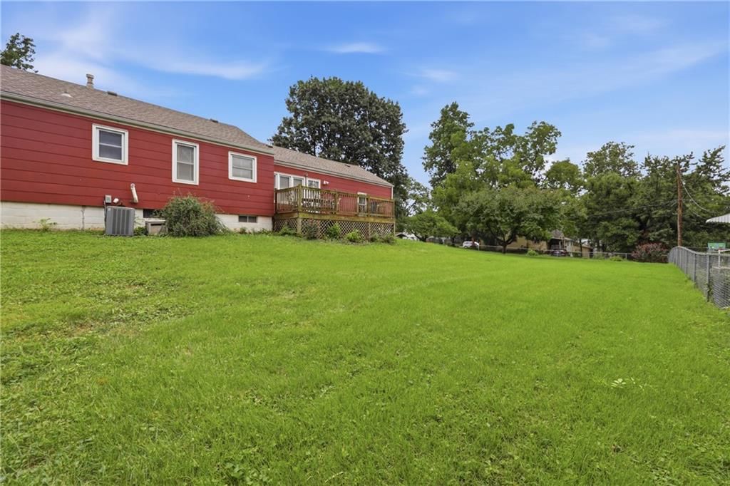 1007 S Logan Avenue — photo 23