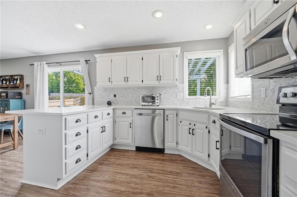 21403 W 54th Terrace — photo 8