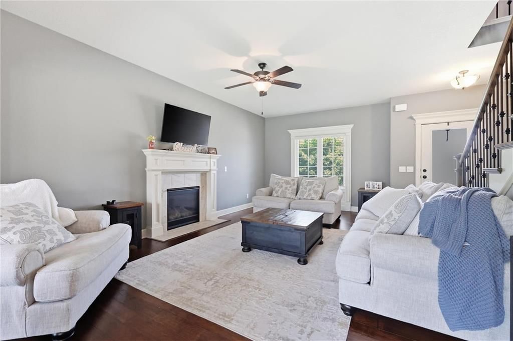 1729 Cambridge Circle — photo 8