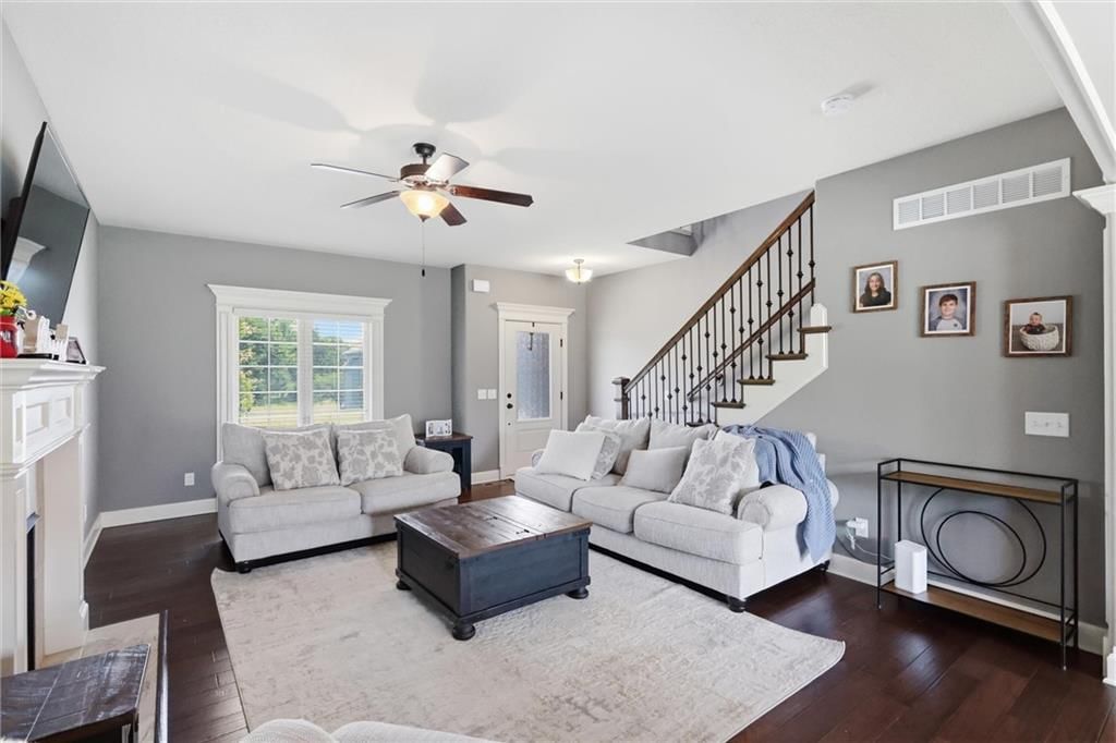 1729 Cambridge Circle — photo 9
