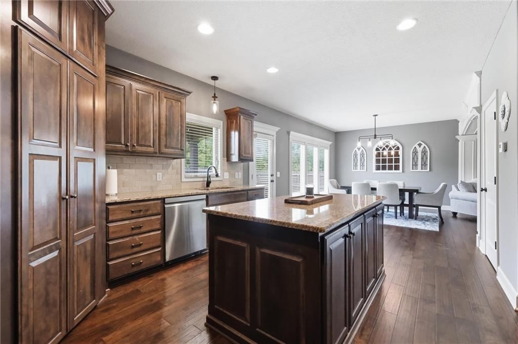 1729 Cambridge Circle — photo 12