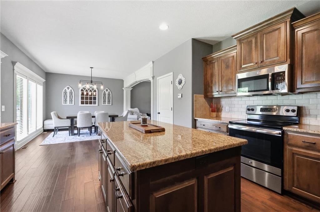 1729 Cambridge Circle — photo 13