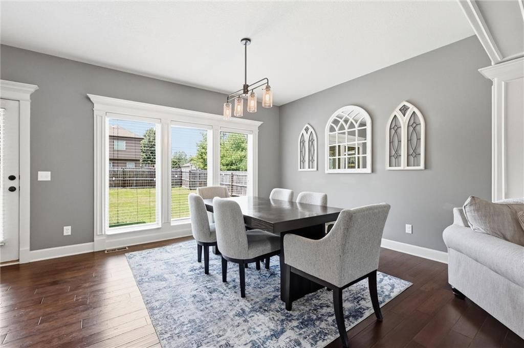 1729 Cambridge Circle — photo 15