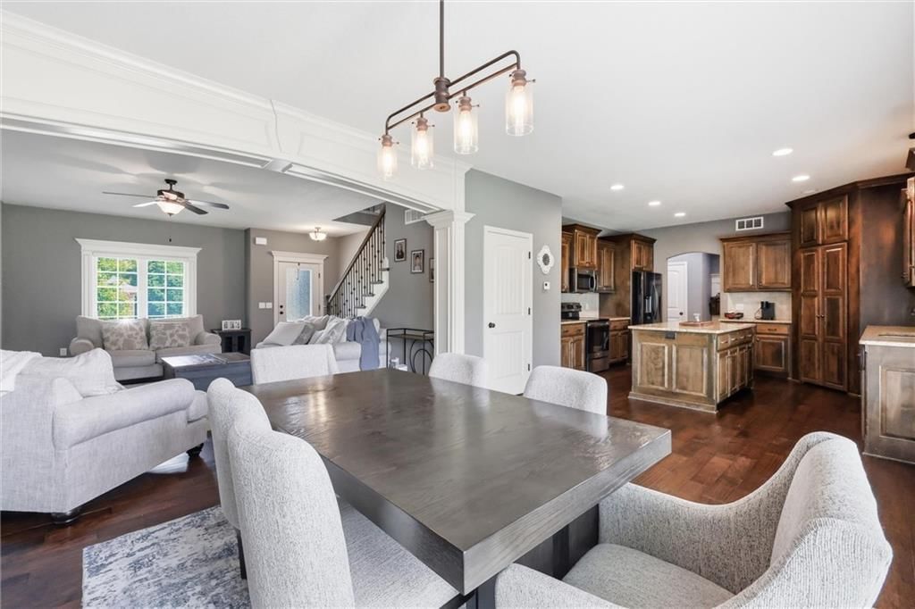 1729 Cambridge Circle — photo 16