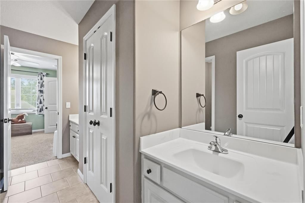 1729 Cambridge Circle — photo 25