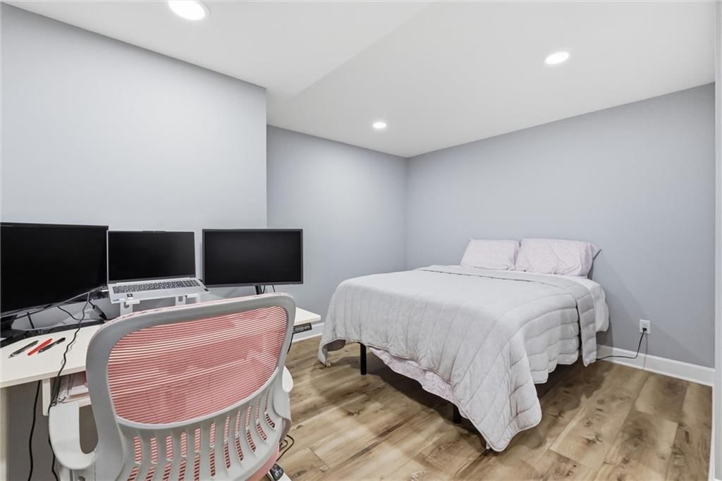 1729 Cambridge Circle — photo 31
