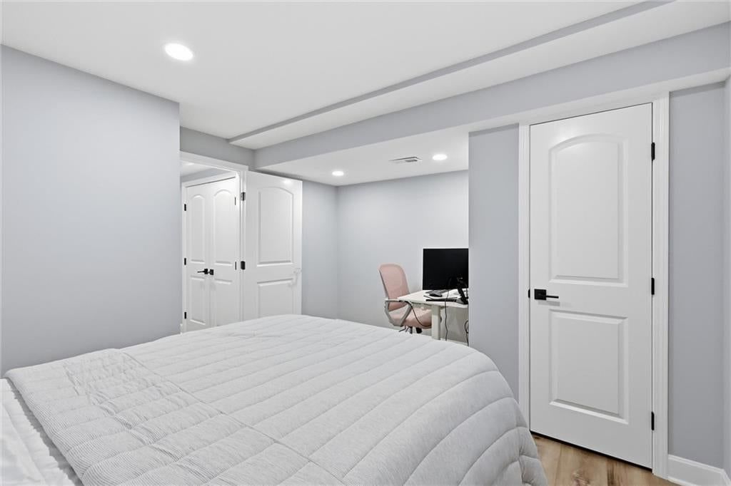 1729 Cambridge Circle — photo 32