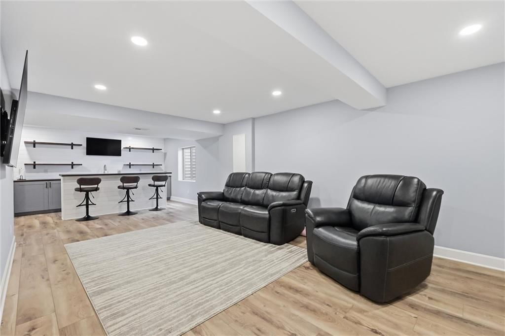 1729 Cambridge Circle — photo 33