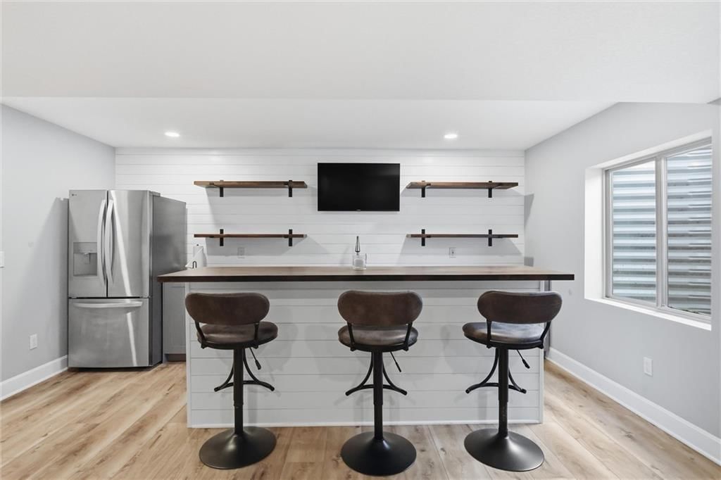 1729 Cambridge Circle — photo 35
