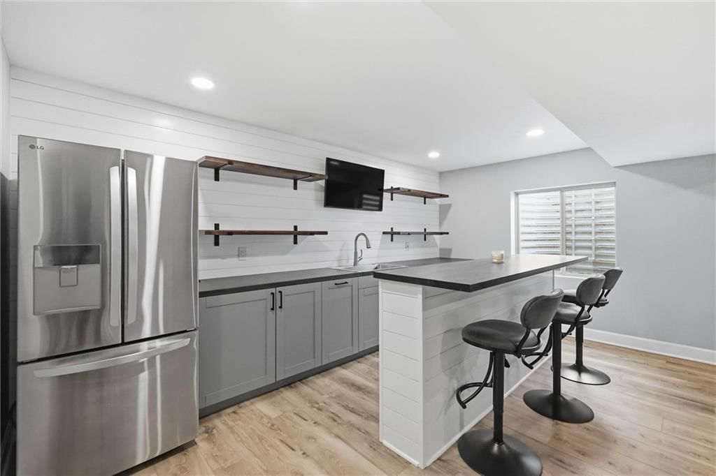 1729 Cambridge Circle — photo 36