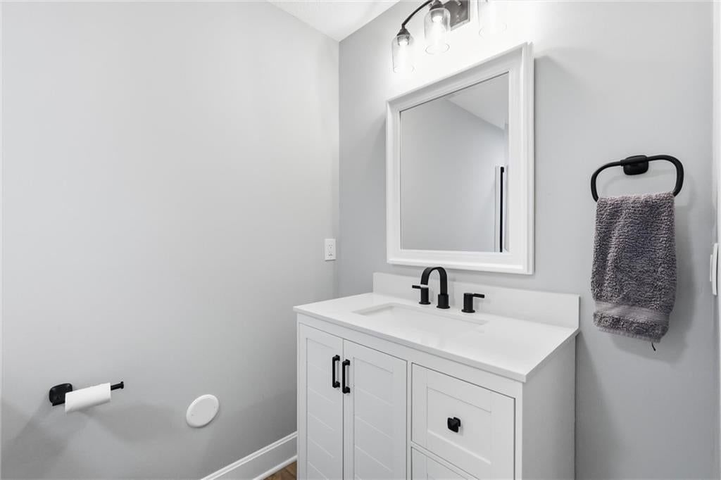 1729 Cambridge Circle — photo 37