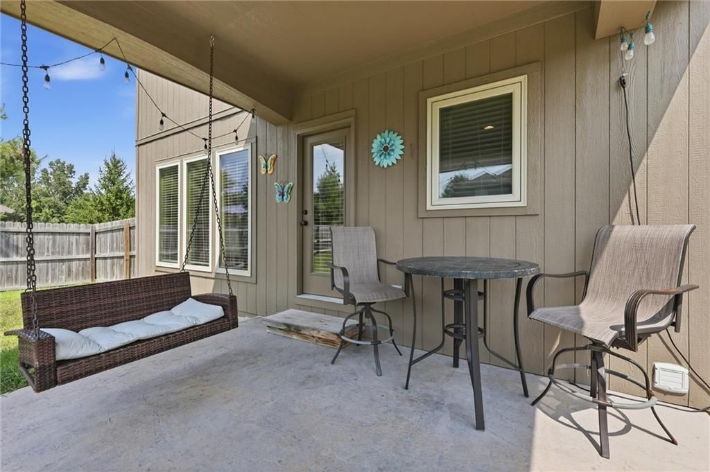 1729 Cambridge Circle — photo 40