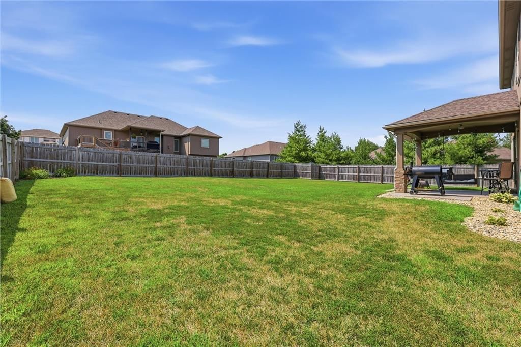 1729 Cambridge Circle — photo 41