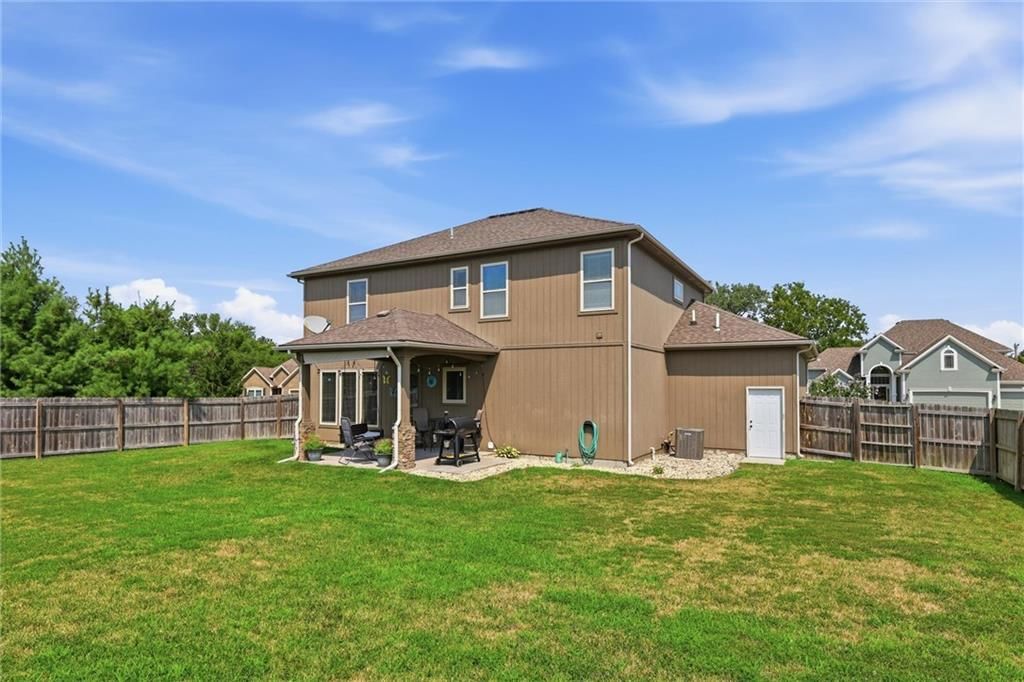 1729 Cambridge Circle — photo 42