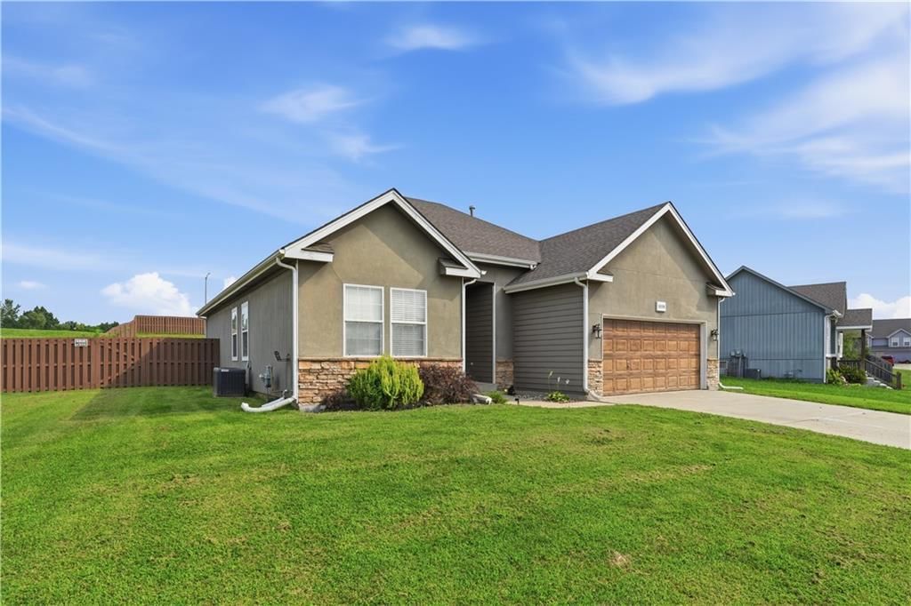 16906 Tucker Court — photo 2
