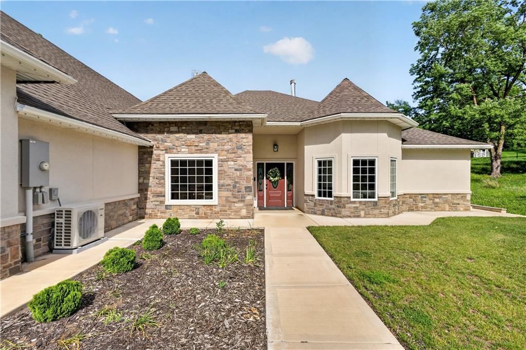 2015 S Lees Summit Road — photo 36
