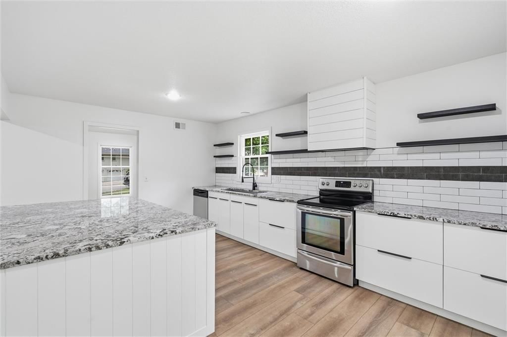 4606 NW 83rd Street — photo 6