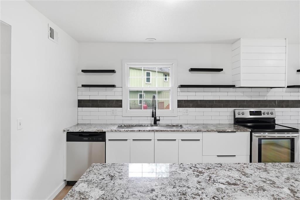 4606 NW 83rd Street — photo 7