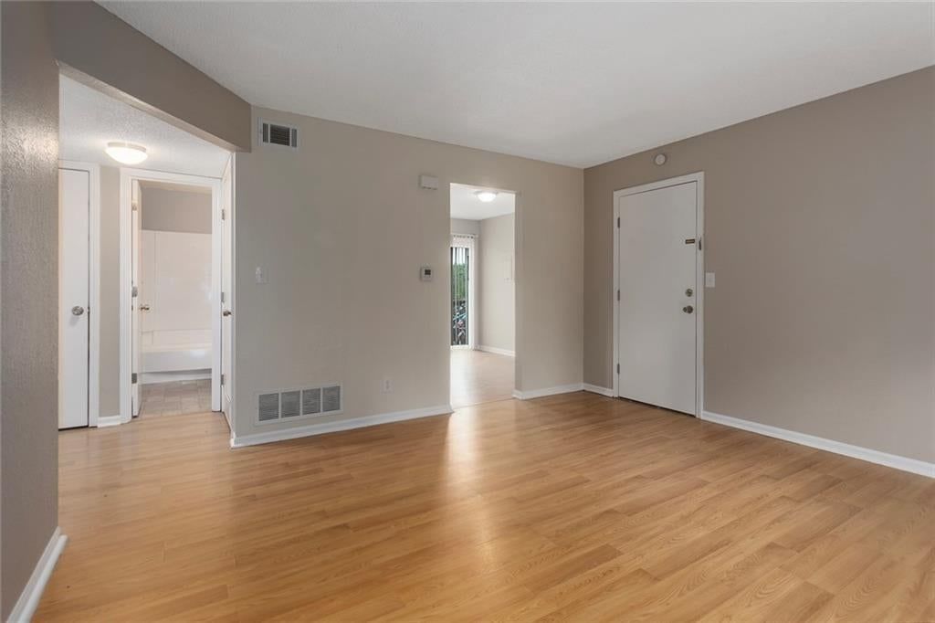 2621 N 155th Terrace — photo 4