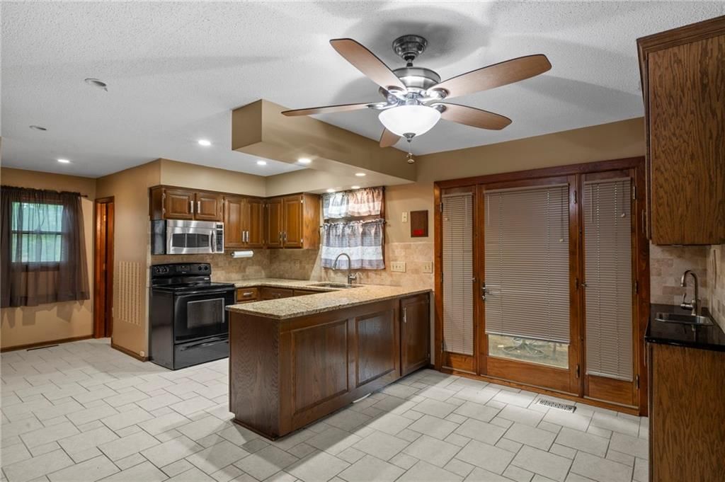 3144 Lakeview Circle — photo 10