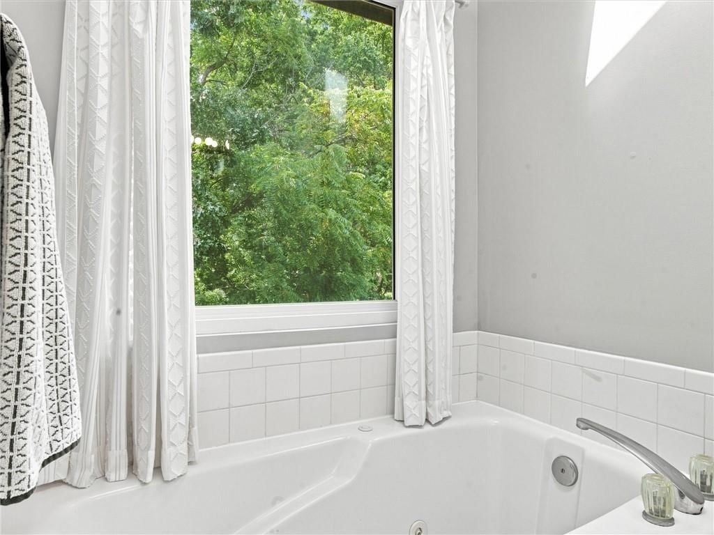 8604 NE 72nd Terrace — photo 32