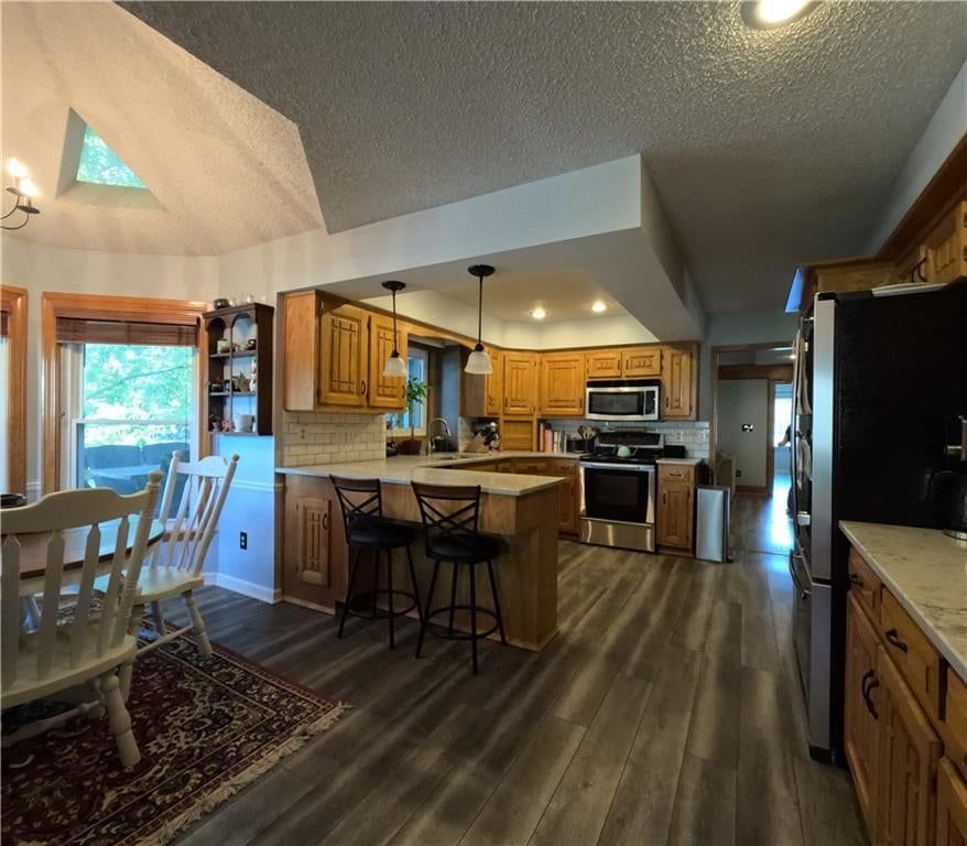 4401 NE Hoit Drive — photo 8