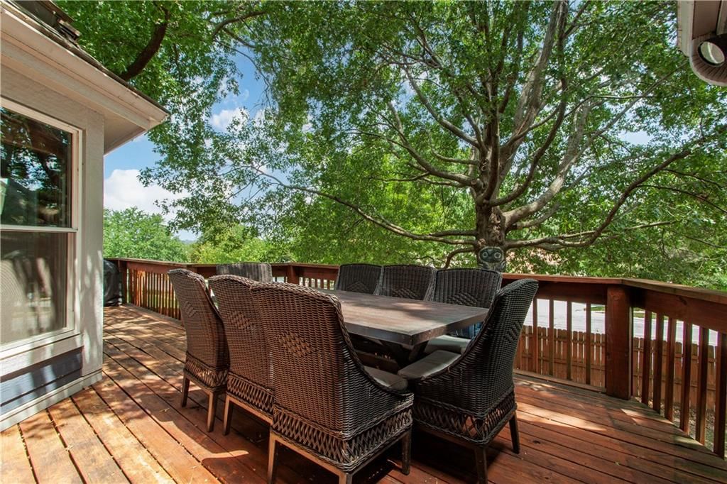 4401 NE Hoit Drive — photo 11
