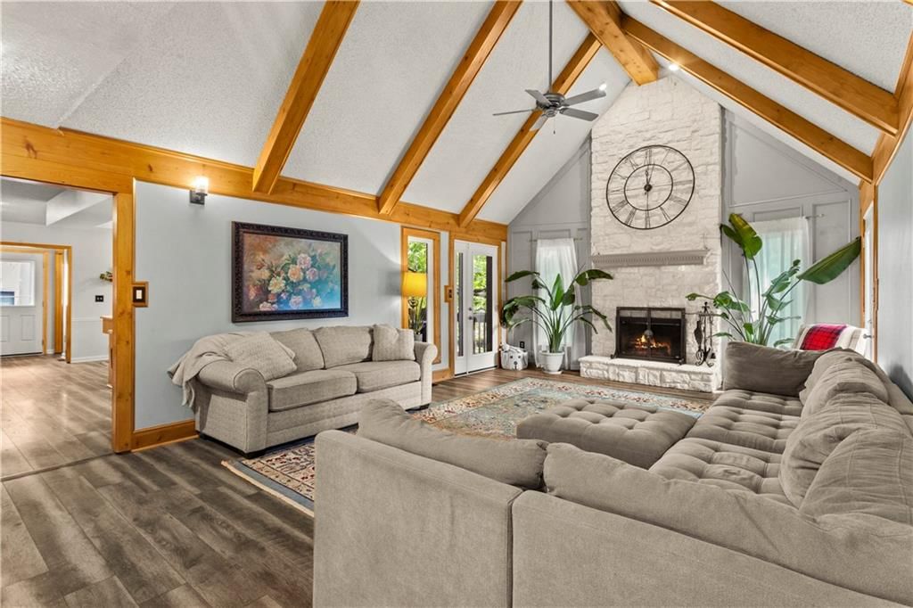 4401 NE Hoit Drive — photo 16
