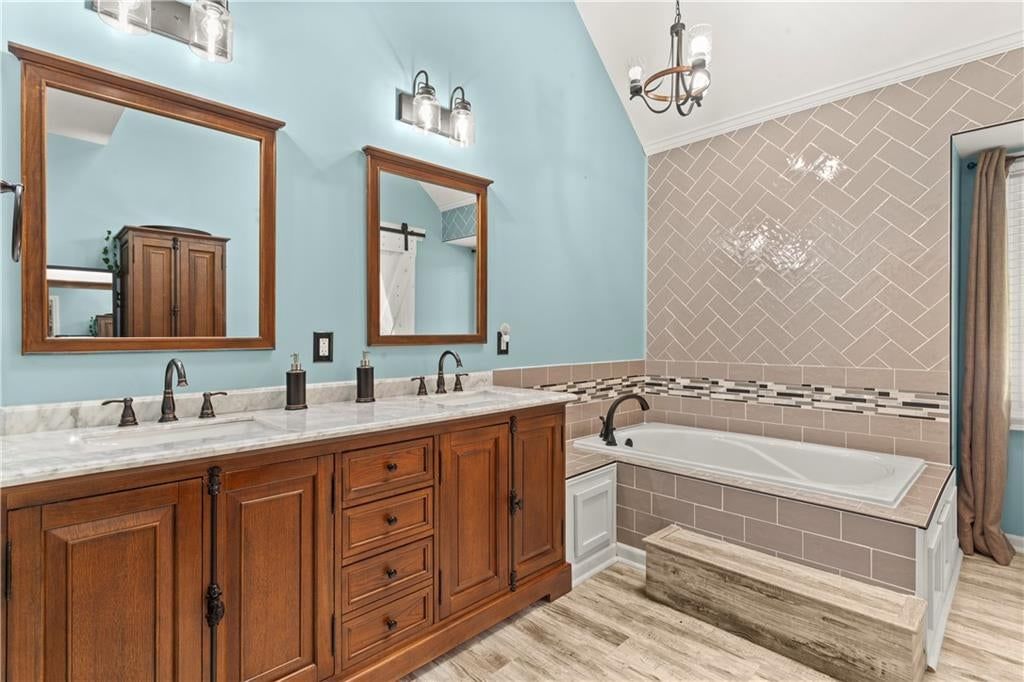 4401 NE Hoit Drive — photo 33