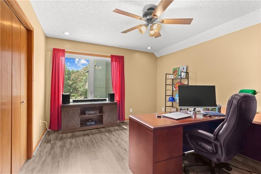 4401 NE Hoit Drive — photo 40