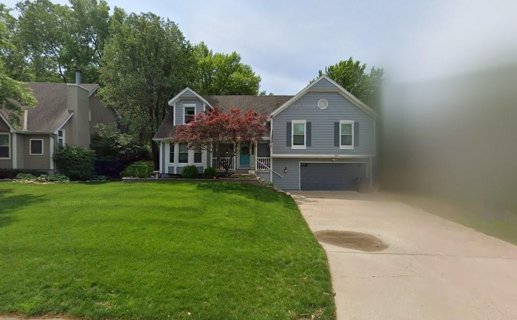 947 E Oakview Street — photo 1