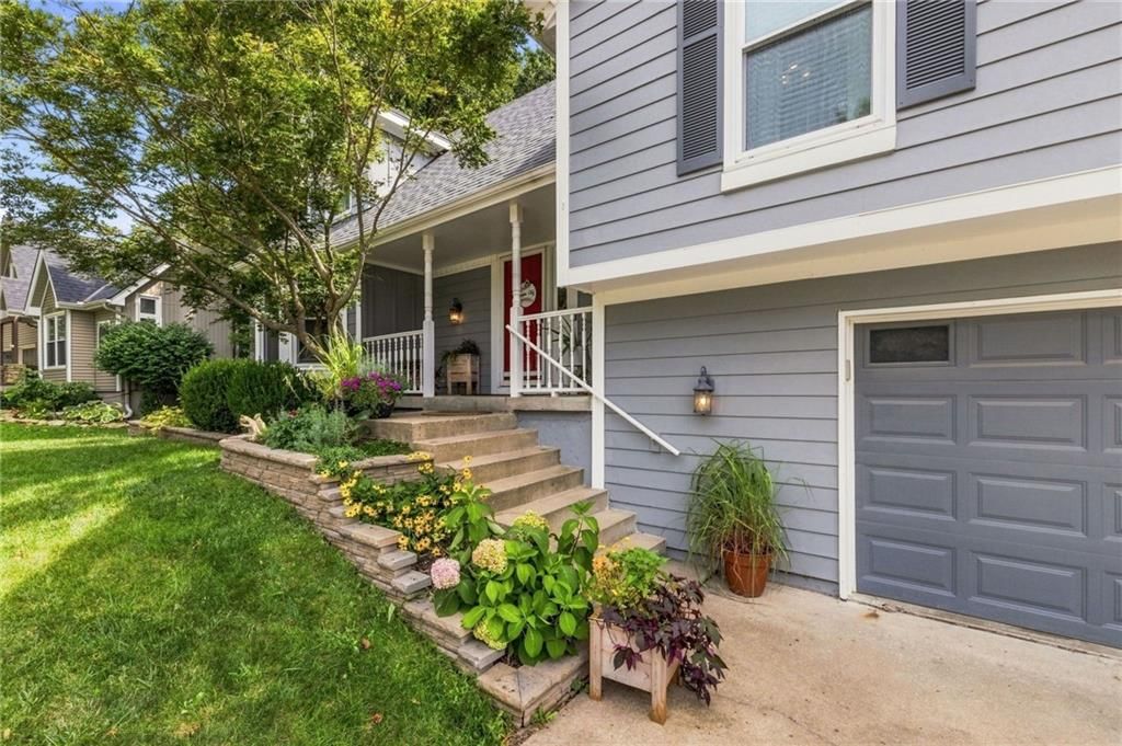 947 E Oakview Street — photo 3