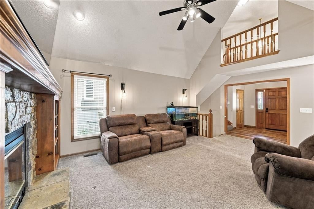 947 E Oakview Street — photo 12