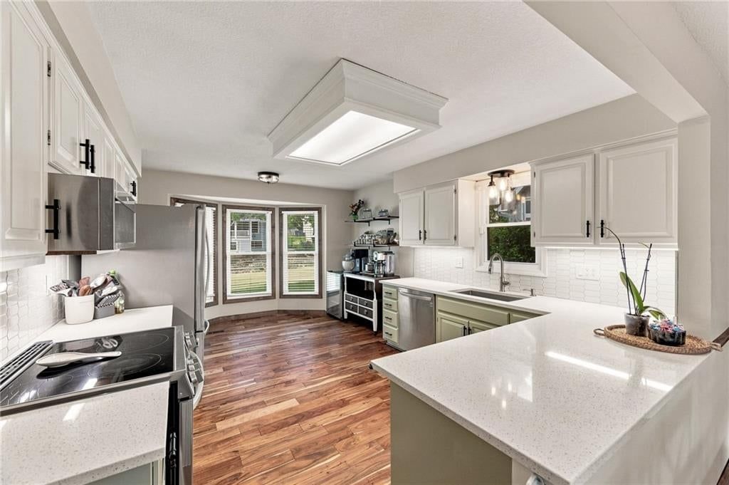 947 E Oakview Street — photo 18