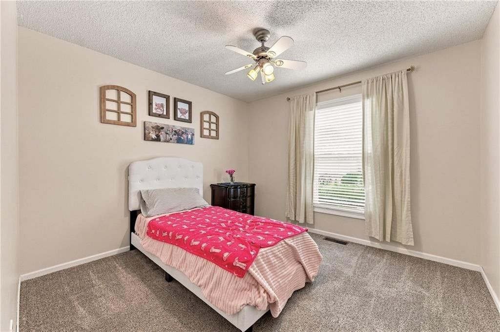 947 E Oakview Street — photo 32