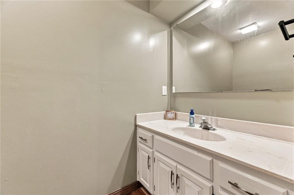 947 E Oakview Street — photo 43