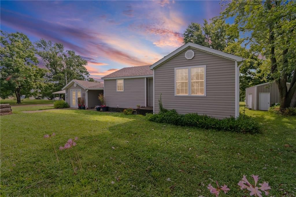 201 S Mahan Street, Lowry City, MO