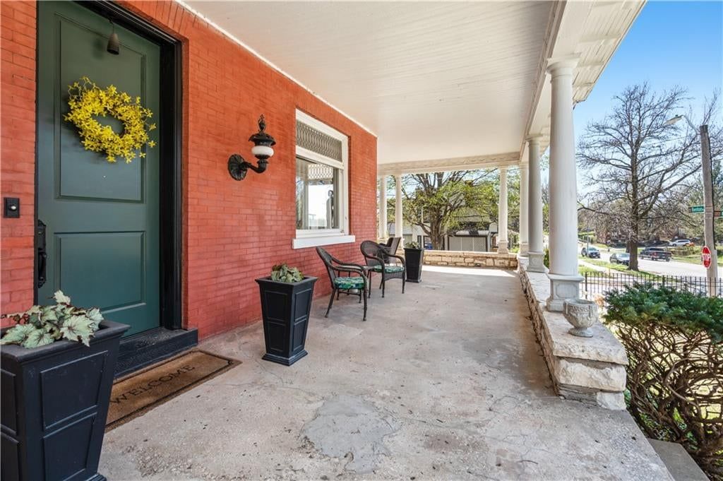 415 Benton Boulevard — photo 2