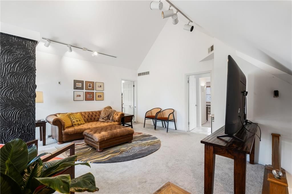 415 Benton Boulevard — photo 45