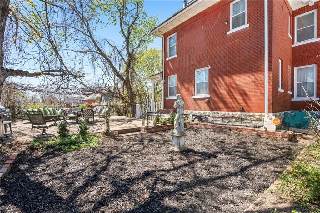 415 Benton Boulevard — photo 58