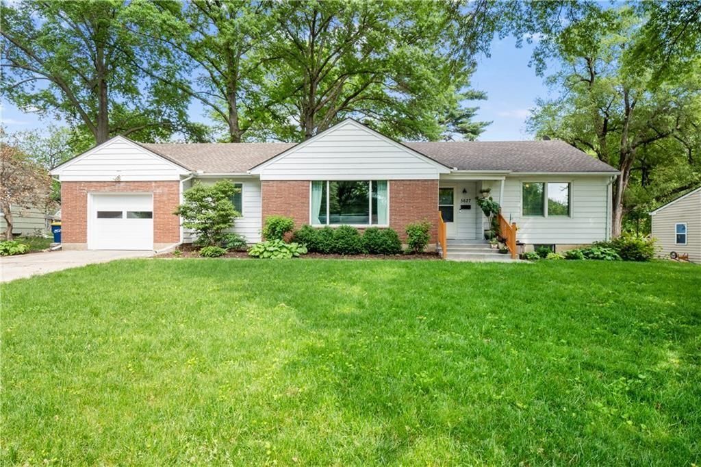 5627 Russell Street — photo 1