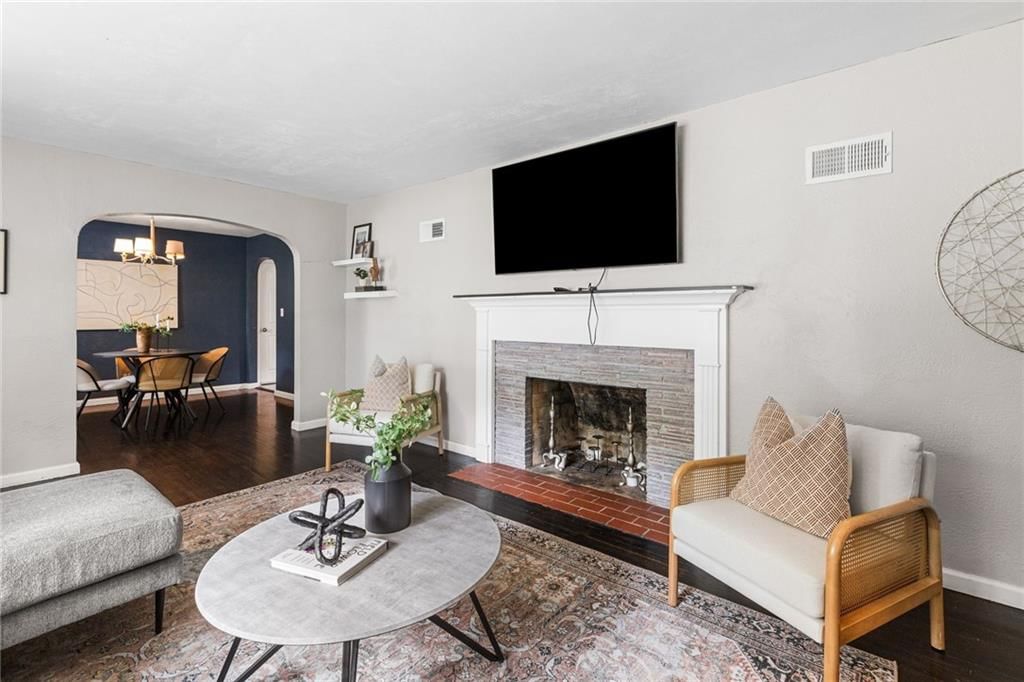 5627 Russell Street — photo 8