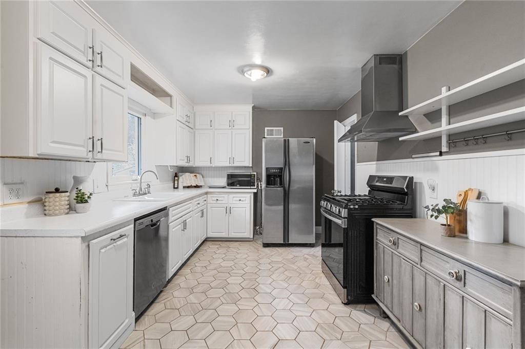 5627 Russell Street — photo 13