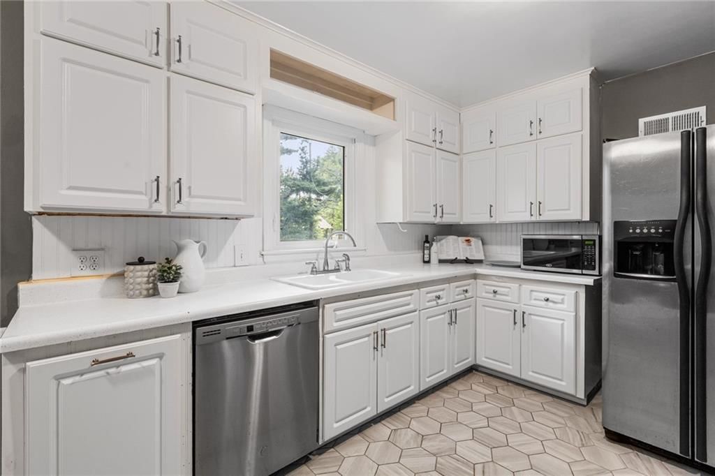 5627 Russell Street — photo 14