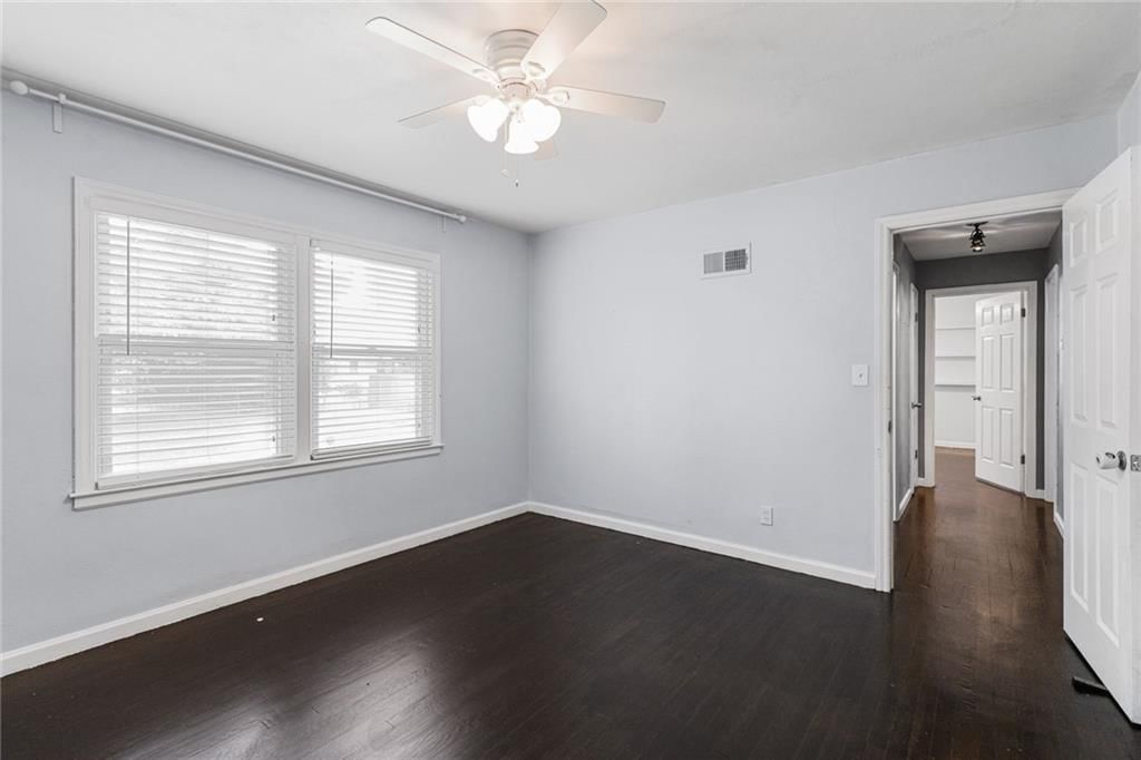 5627 Russell Street — photo 26