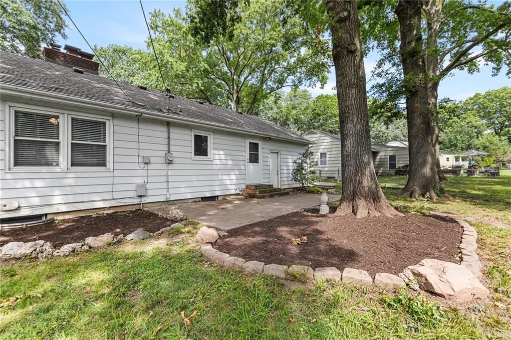 5627 Russell Street — photo 27